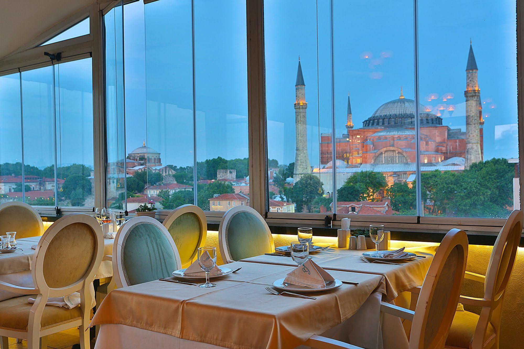 The Istanbul Hotel المظهر الخارجي الصورة